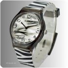 Armbanduhr im Zebra-Look